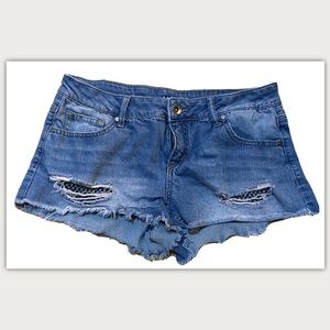 💕 3/$10 💕 
Empire Fishnet shorts